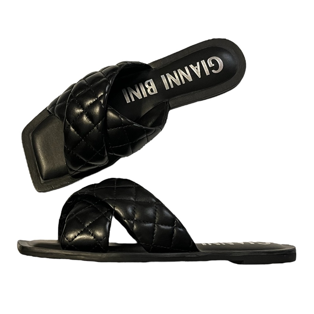 🌟NWOT🌟 Gianni Bini Black Leather Quilted Square Toe Sandals